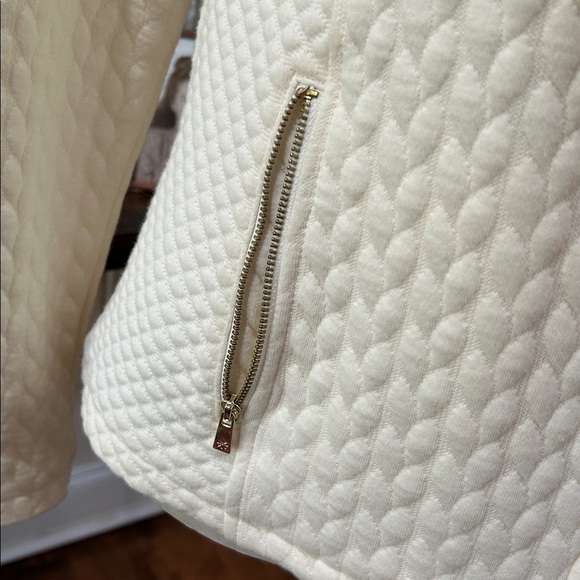 Gorgeous Fabric Moto - Picture 2 of 13